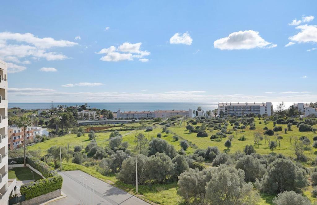Cozy Apartment With Seaview 300M From The Beach Portimao Bagian luar foto