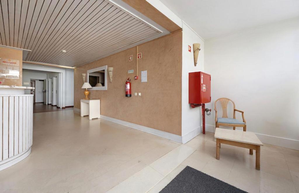 Cozy Apartment With Seaview 300M From The Beach Portimao Bagian luar foto