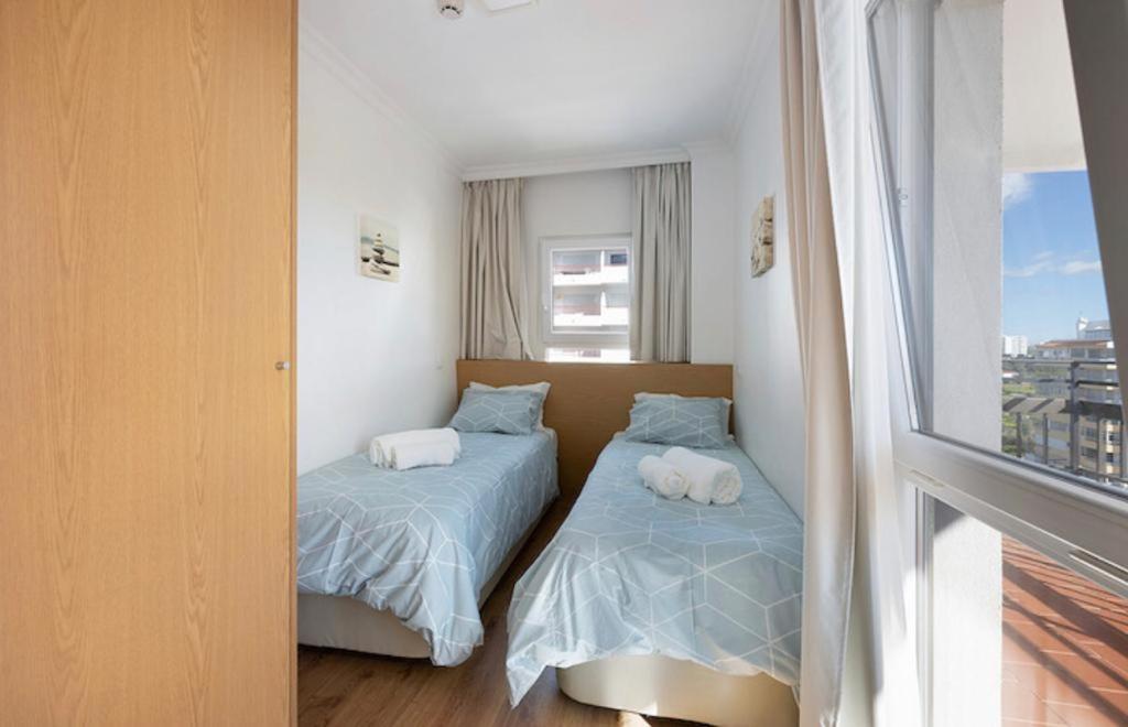 Cozy Apartment With Seaview 300M From The Beach Portimao Bagian luar foto
